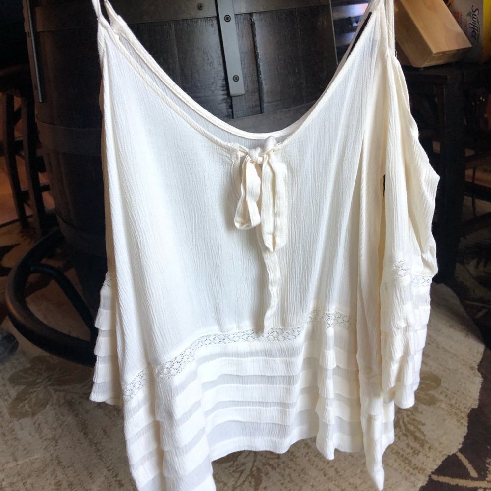 creme blouse
